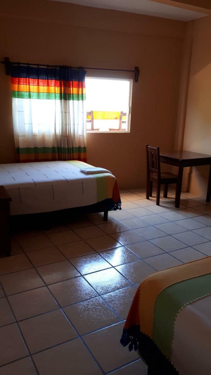 Hotel Alebrijes San Pedro Pochutla Bagian luar foto