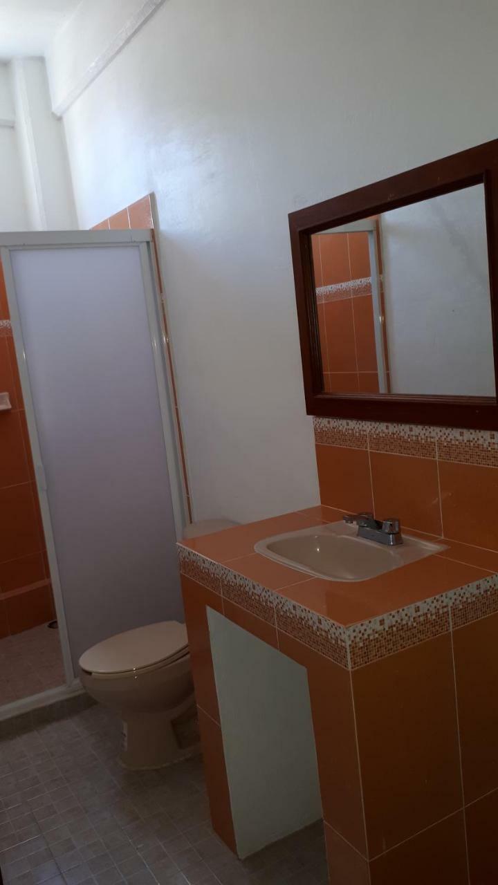 Hotel Alebrijes San Pedro Pochutla Bagian luar foto