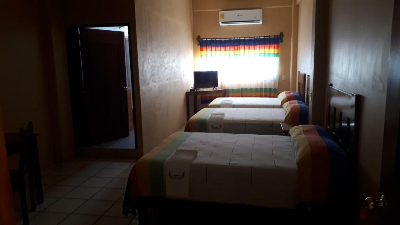 Hotel Alebrijes San Pedro Pochutla Bagian luar foto